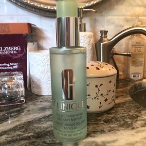 Clinique - liquid soap